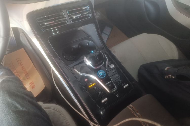 比亚迪 秦PLUS 2023款 冠军版 DM-i 55KM领先型中控内饰18