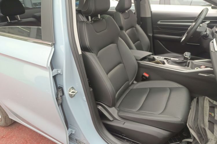 吉利汽车 帝豪 2023款 第4代冠军版 1.5L CVT尊贵型局部细节41