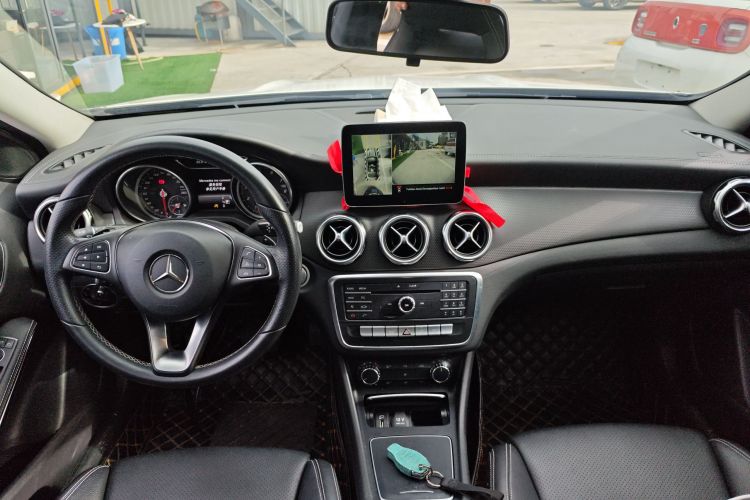 奔驰GLA 2017款 GLA 200 时尚型中控内饰7002