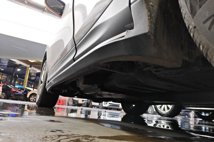 丰田 RAV4荣放 2015款 2.5L 自动四驱精英版局部细节9002