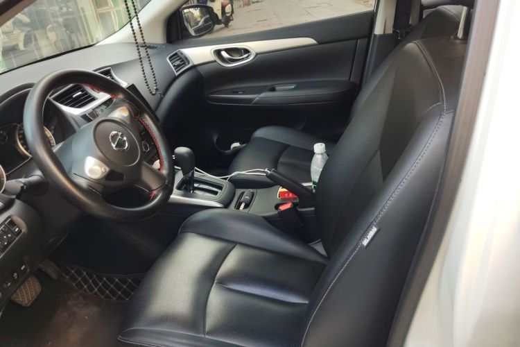 日产 轩逸 2024款 改款 经典 1.6XE CVT舒适版中控内饰19