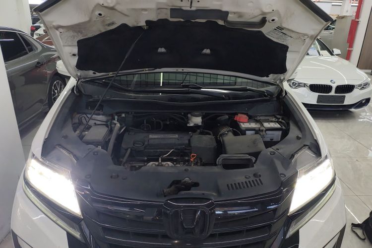 本田 艾力绅 2016款 2.4L 豪华版机舱底盘24