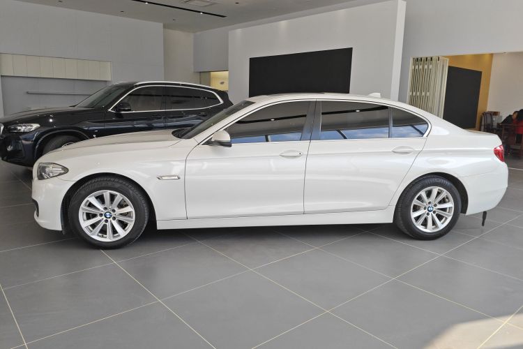 宝马5系 2017款 520Li 典雅型车身外观4