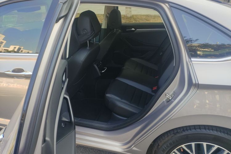 大众 速腾 2019款 280TSI DSG舒适型 国VI中控内饰7004