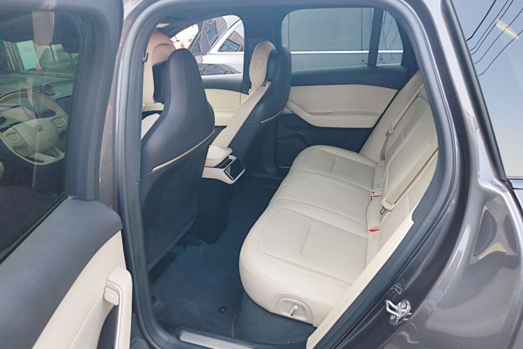 蔚来ES6 2024款 75kWh中控内饰7004