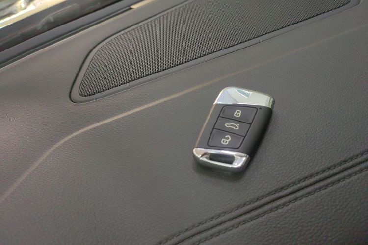 大众 帕萨特 2023款 380TSI 豪华版中控内饰7001