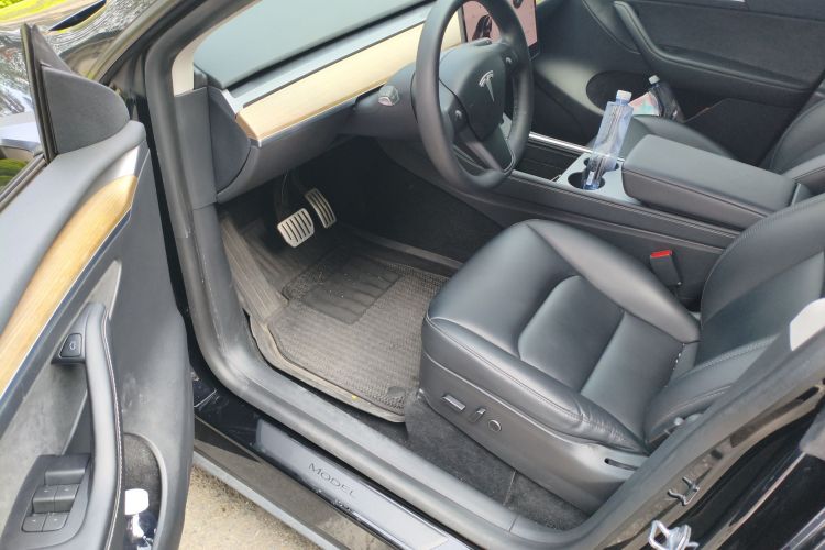 特斯拉 Model Y 2021款 Performance高性能全轮驱动版中控内饰7003