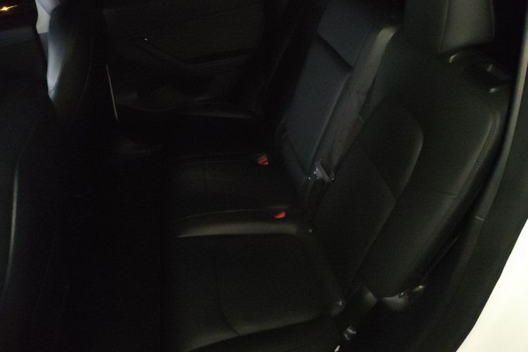 特斯拉 Model Y 2021款 长续航全轮驱动版中控内饰7004