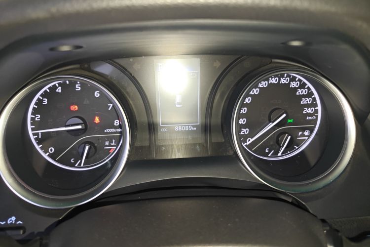 丰田 凯美瑞 2022款 2.0GVP 领先版中控内饰14