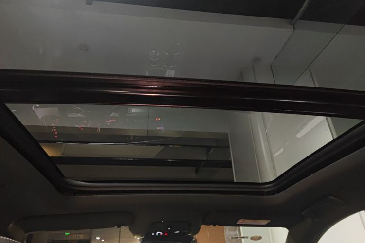 凯迪拉克XT5 2025款 2.0T 豪华型中控内饰22