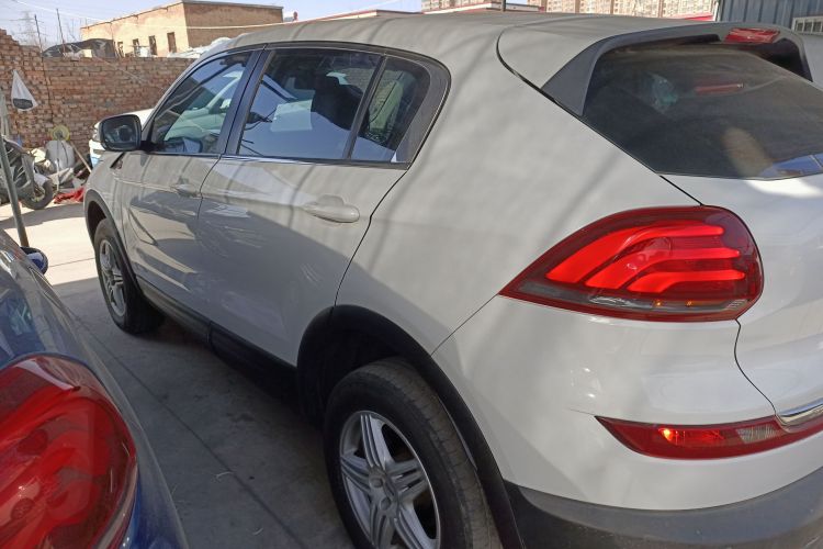 观致5 2018款 改款 1.6T 自动领先型车身外观4