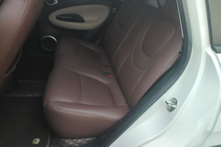 五菱汽车 五菱缤果 2023款 203km 轻享款中控内饰21