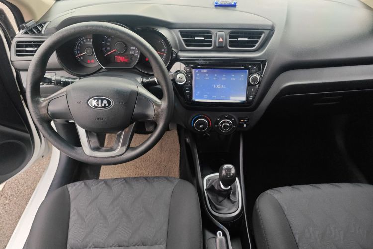 起亚K2 2012款 三厢 1.4L MT GLS纪念版中控内饰12