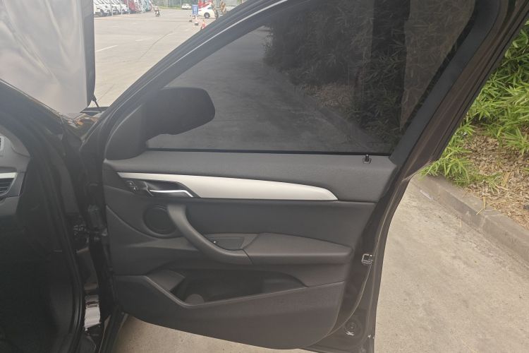 宝马X1 2016款 sDrive18Li 尊享型中控内饰42