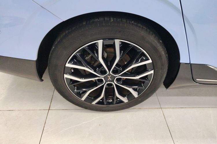 小鹏P5 2022款 460E+车身外观6003