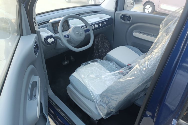 奔腾小马 2025款 222km 闪电马中控内饰20