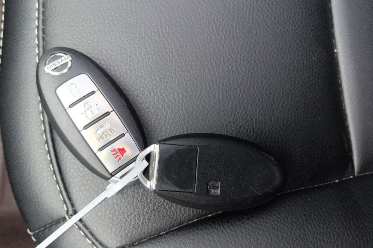 日产 逍客 2015款 2.0XL 酷火 CVT 2WD中控内饰11