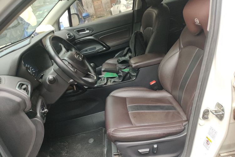 广汽传祺 传祺GS4 2019款 270T 手动两驱豪华版中控内饰19