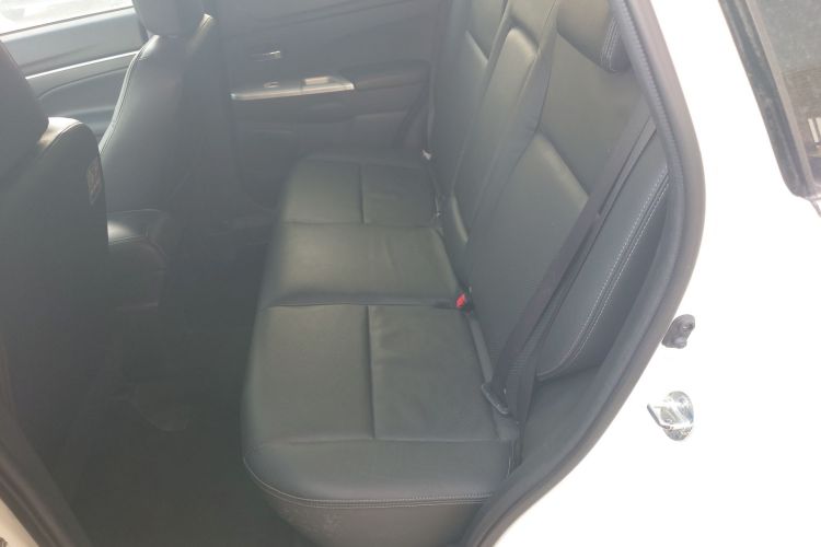 三菱 劲炫ASX 2013款 2.0L CVT四驱旗舰版中控内饰21