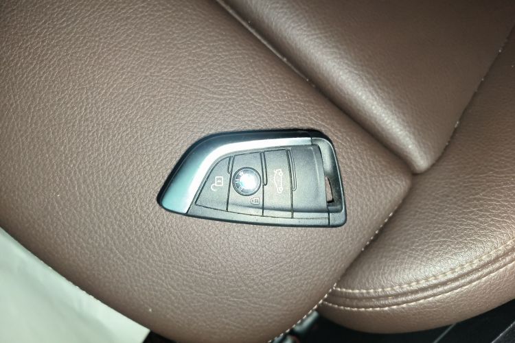 宝马X1 2020款 xDrive25Li 尊享型中控内饰11