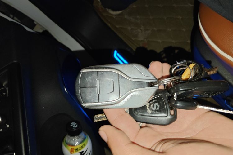 汉腾汽车 汉腾X7 2016款 1.5T 手动尊享型中控内饰11