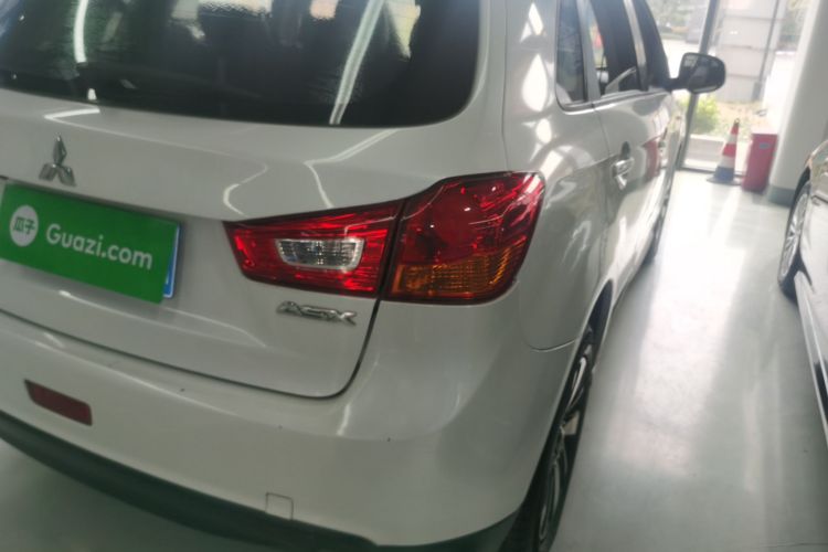 三菱 劲炫ASX 2016款 1.6L 手动两驱进取版车身外观9