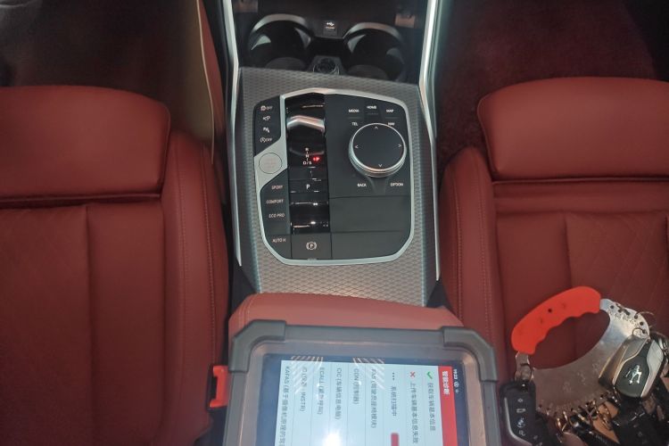 宝马3系 2025款 330Li M运动曜夜套装中控内饰18