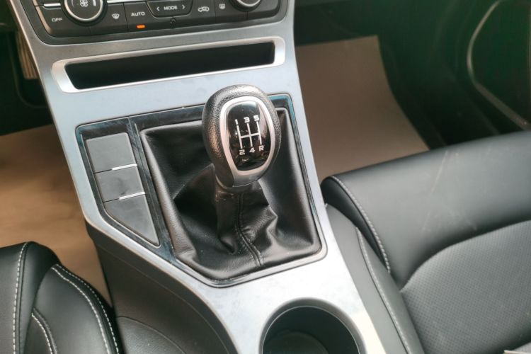 吉利汽车 帝豪 2018款 1.5L 手动向上互联版中控内饰18