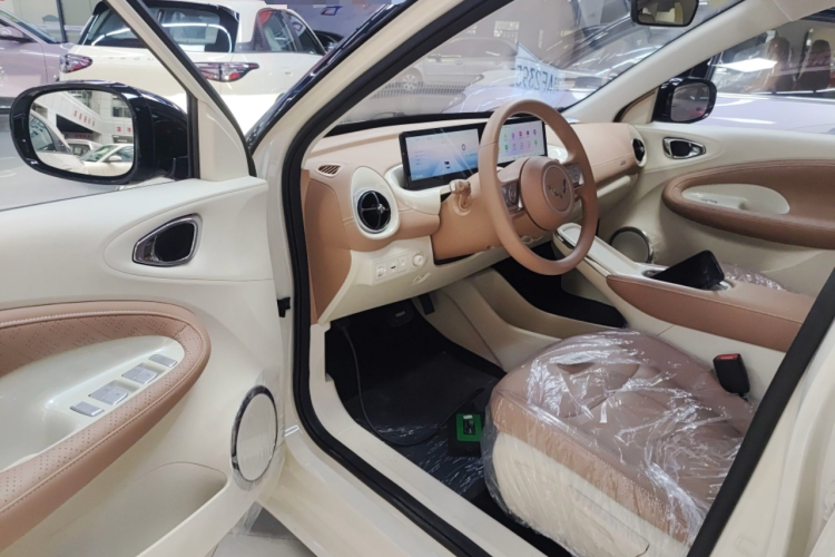 五菱汽车 五菱缤果 2025款 333km 灵犀互联款中控内饰20