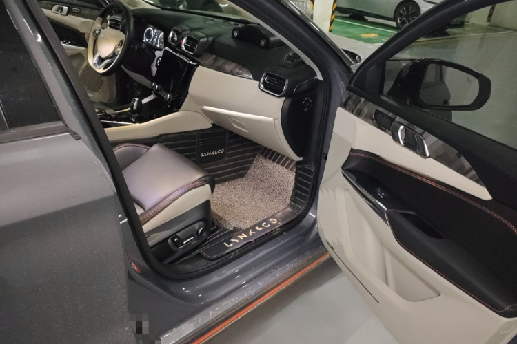 领克02 2018款 1.5T DCT两驱耀Pro版 国V局部细节9005