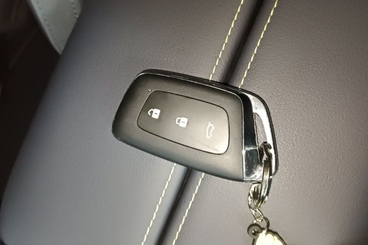 宝骏RM-5 2019款 1.5T CVT 24小时在线豪华型 6座中控内饰11