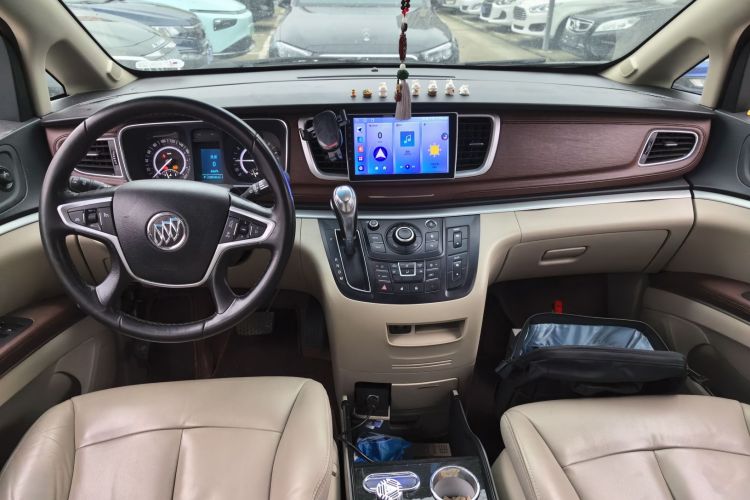 别克GL8 2017款 25S 豪华型 国V中控内饰12