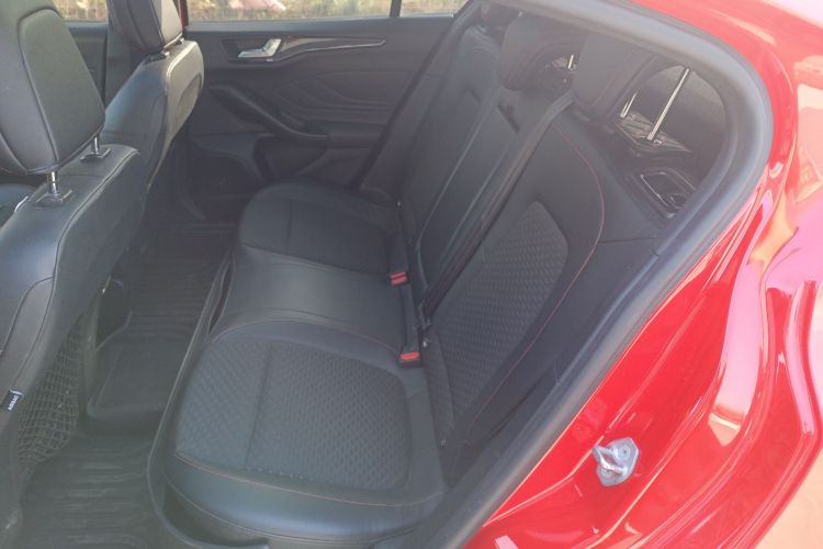 福特 福克斯 2020款 两厢 EcoBoost 180 自动ST Line中控内饰7004