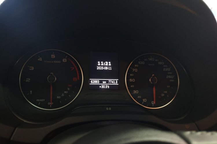 奥迪A3 2018款 30周年年型 Limousine 35 TFSI 时尚型中控内饰14