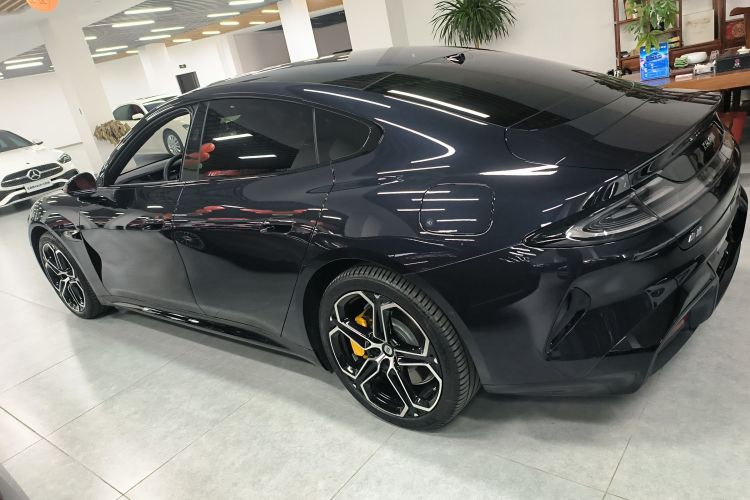 小米汽车 小米SU7 2024款 后驱超长续航高阶智驾Pro版车身外观4