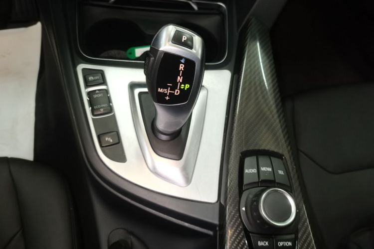 宝马3系 2017款 320Li xDrive 时尚型中控内饰18