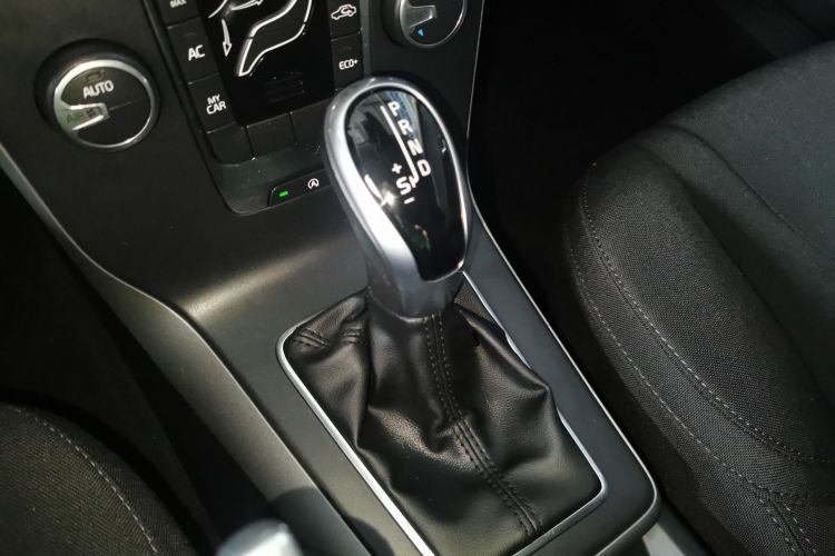 沃尔沃V40 2018款 T3 智尚版局部细节18