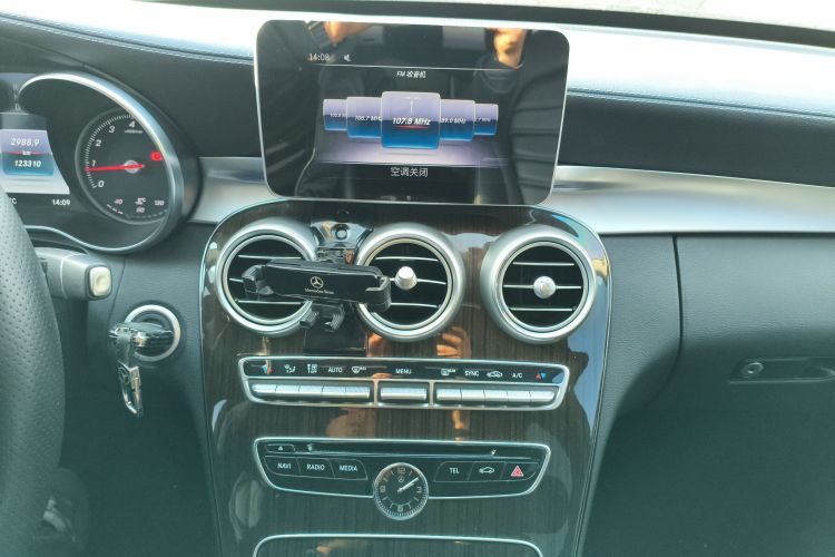 奔驰C级 2018款 C 180 L 时尚型局部细节16