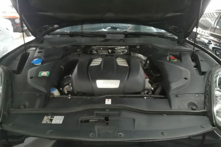保时捷 2016款 Cayenne 3.0T机舱底盘24
