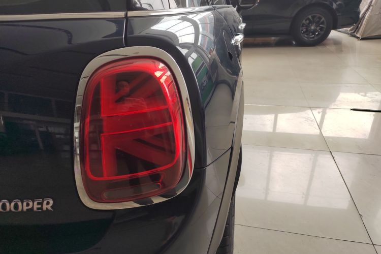 MINI 2018款 1.5T COOPER 艺术家 五门版车身外观6006