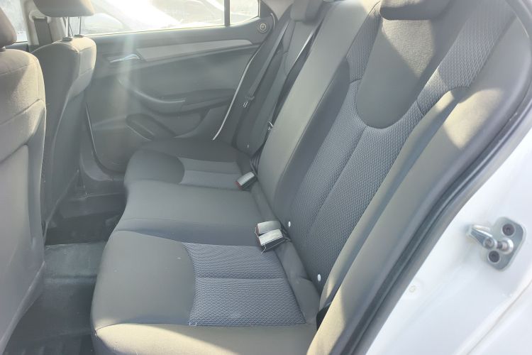 荣威360 2016款 1.5L 自动智屏版中控内饰7004