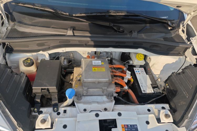 荣威 科莱威CLEVER 2021款 302km新四座超能版机舱底盘24