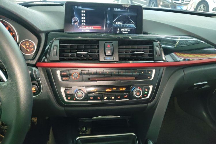 宝马3系 2014款 328i 运动设计套装局部细节16