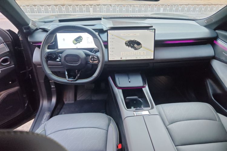 领克08 EM-P 2023款 120km 长续航Halo中控内饰12