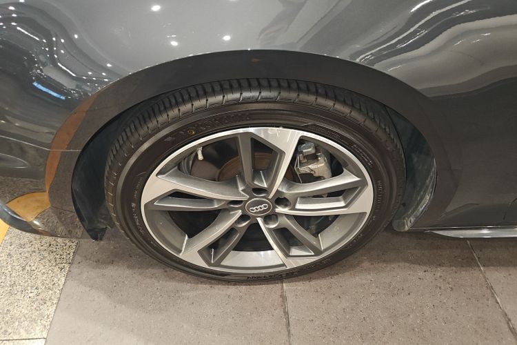 奥迪A4(进口) 2020款 Avant 先锋派 40 TFSI 时尚动感型车身外观6007