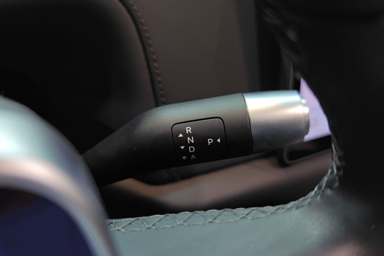 理想汽车 理想L8 2023款 Air中控内饰18