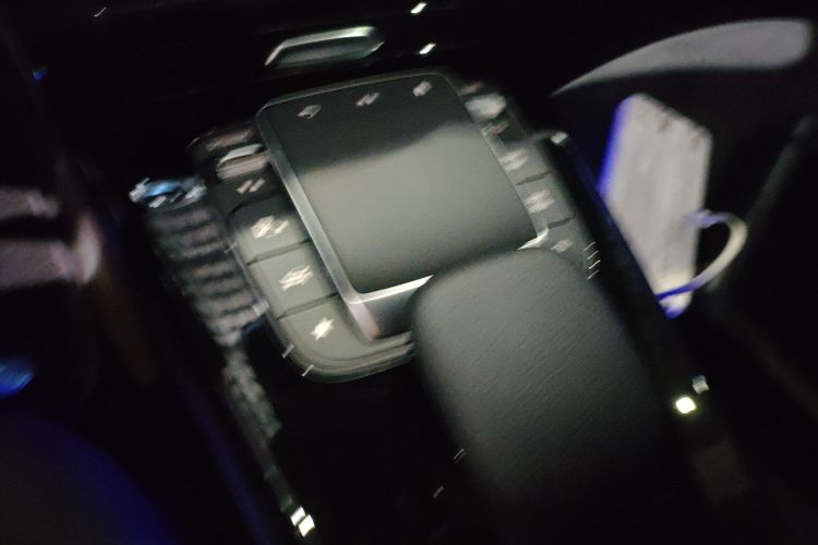 奔驰A级 2024款 A 200 L 时尚型中控内饰18