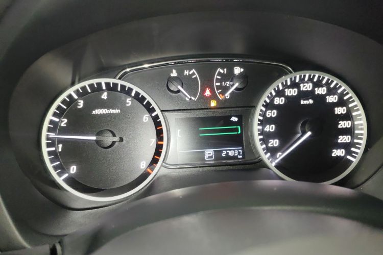 日产 轩逸 2024款 经典 1.6XE CVT舒适版中控内饰14