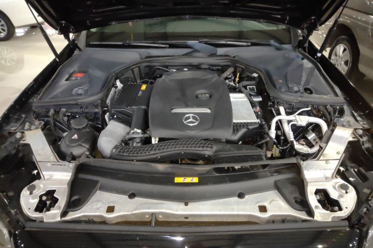 奔驰E级 2018款 E 200 L 运动型局部细节24