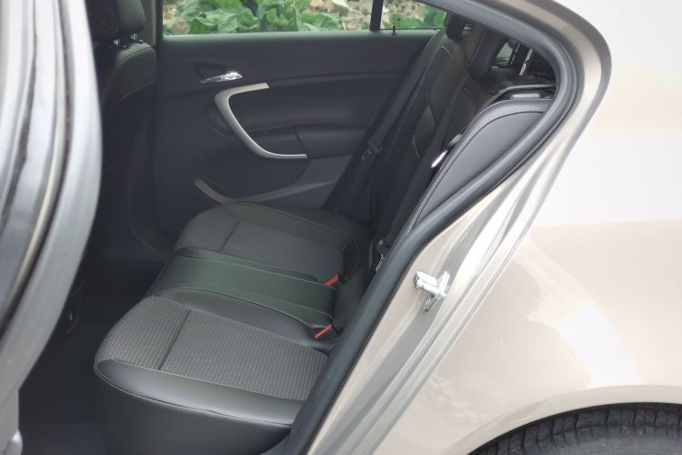 别克 君威 2015款 1.6T 领先技术型中控内饰21